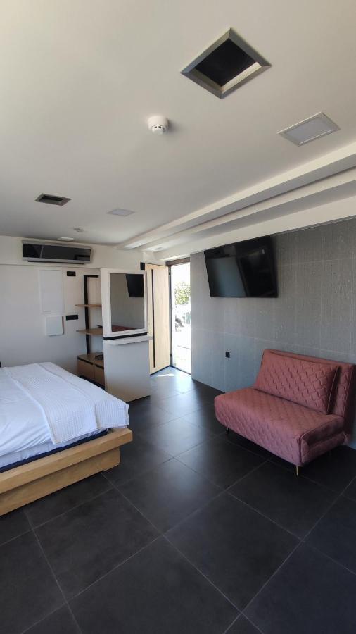 Summertime Signature Suites Agia Marina Extérieur photo