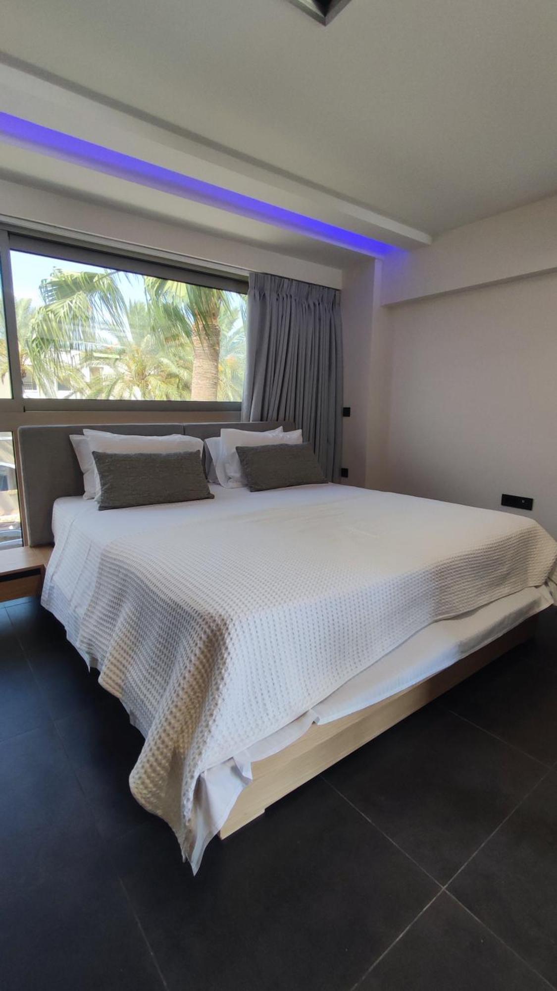 Summertime Signature Suites Agia Marina Extérieur photo