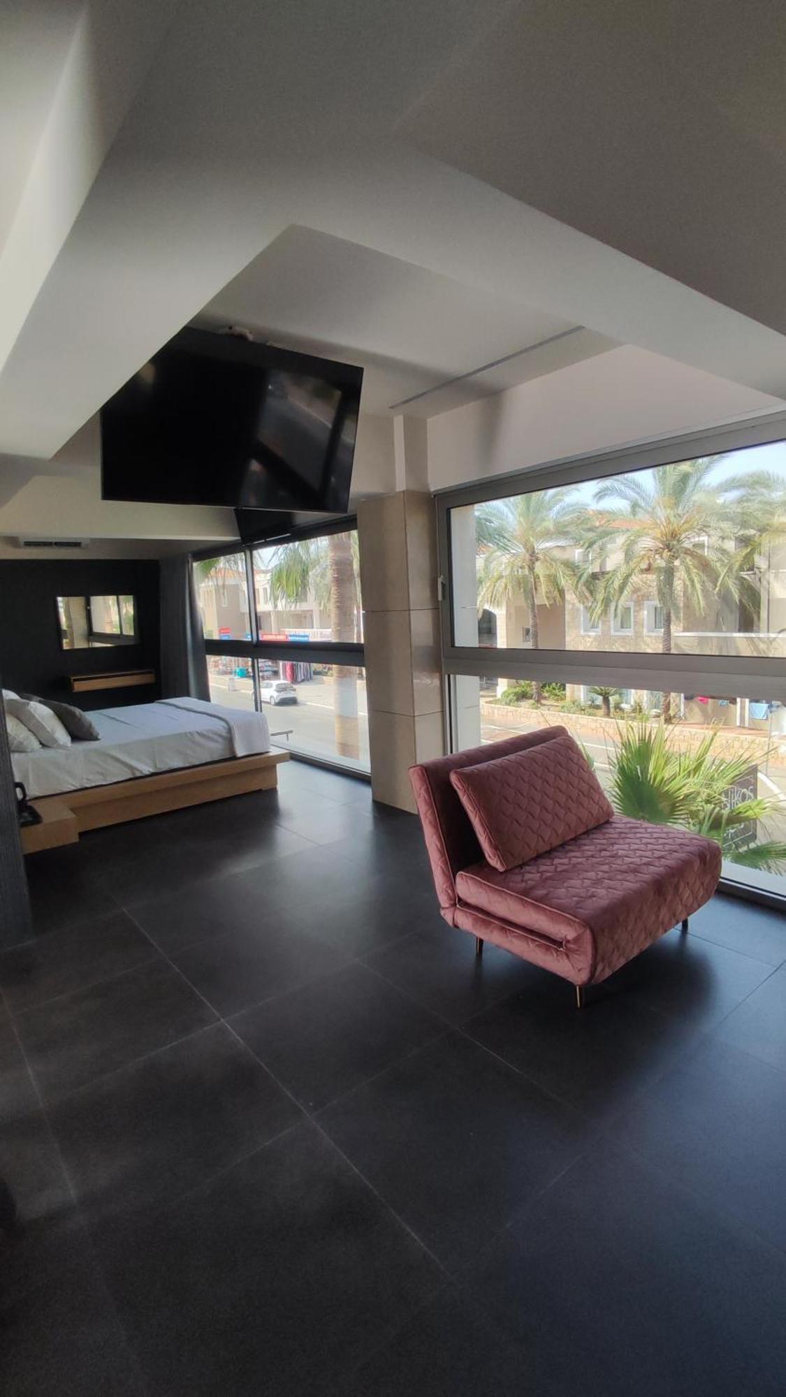 Summertime Signature Suites Agia Marina Extérieur photo