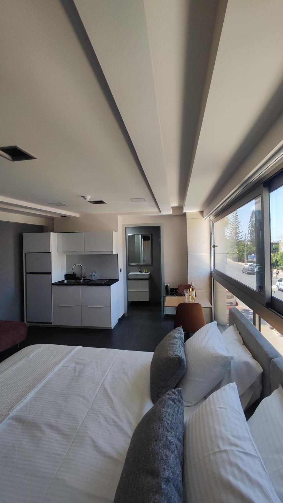 Summertime Signature Suites Agia Marina Extérieur photo